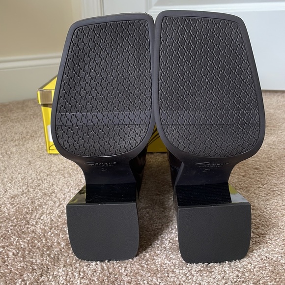 Circus by Sam Edelman Lauren Chestnut Snip-Toe Chelsea Booties - Picture 6 of 6